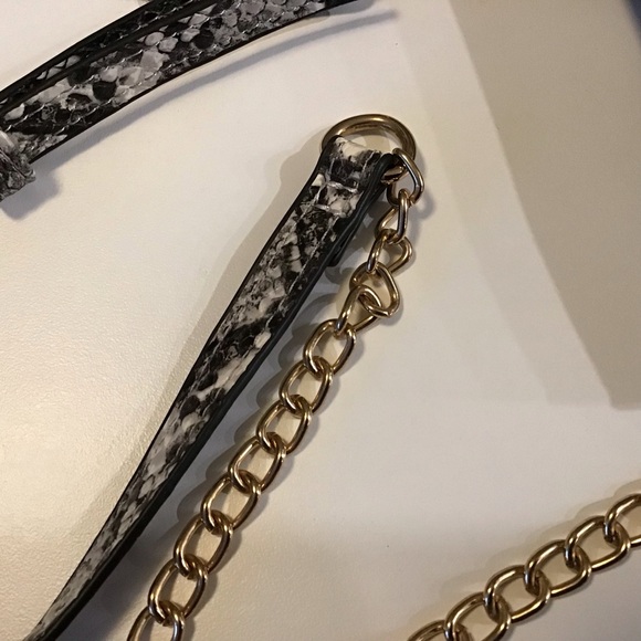 Urban Expressions NWOT Faux Snake Print Crossbody Bag - Picture 8 of 12